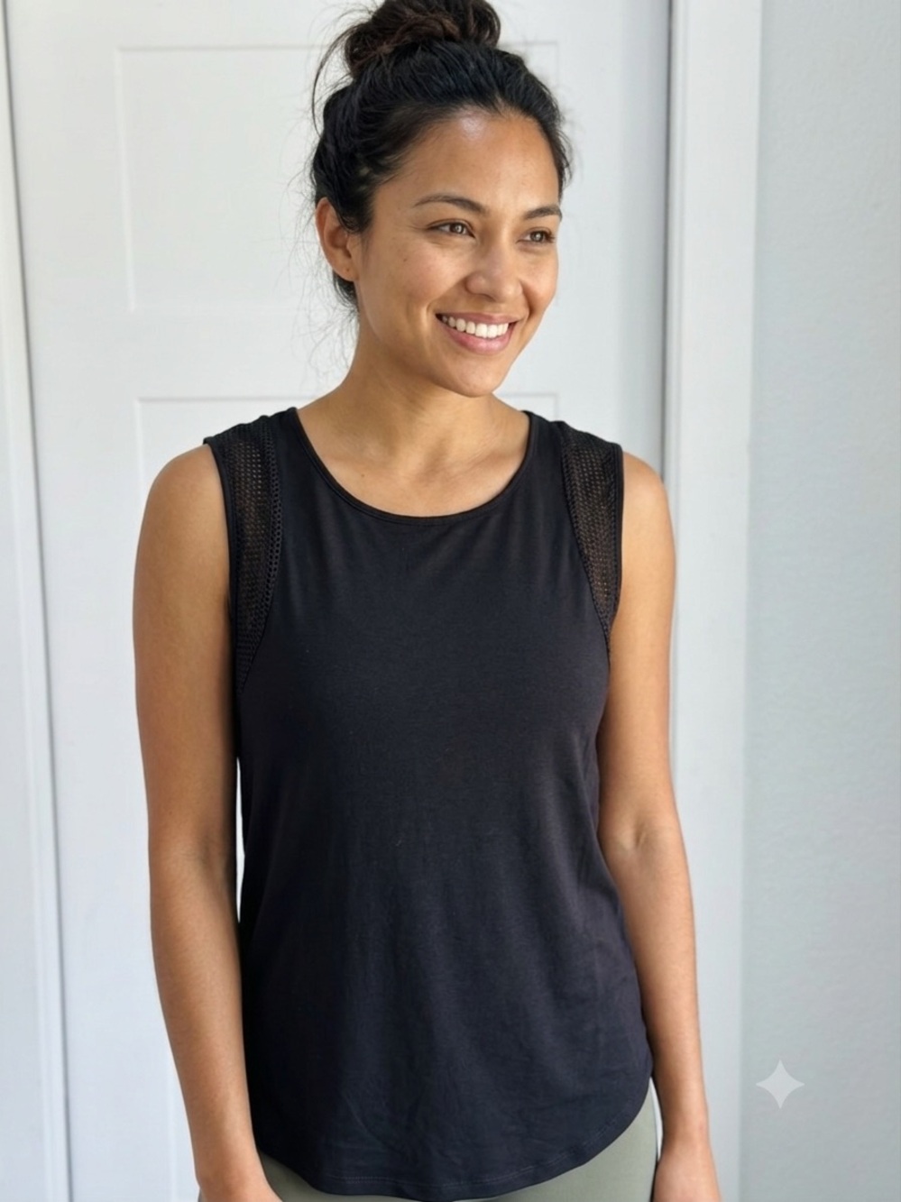 Old Navy Black Tank Top Women L Mesh Accent Sleeveless Muscle Shirt Athleisure